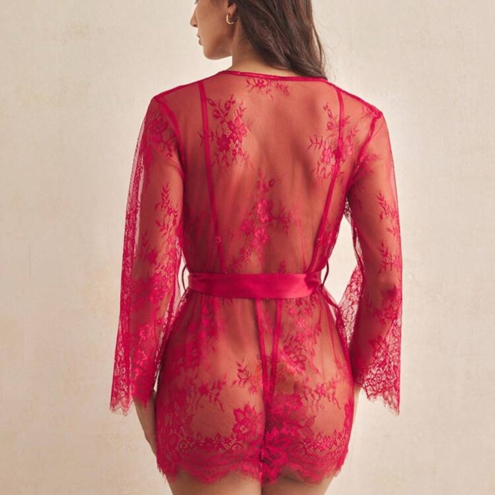 2 piece Red Lace Lingerie Set - Picture 3 of 5